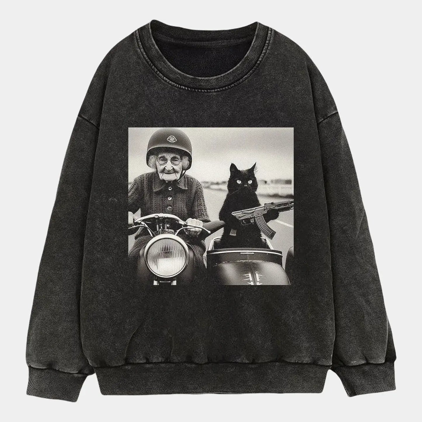 GRANDMA AND CAT TEE