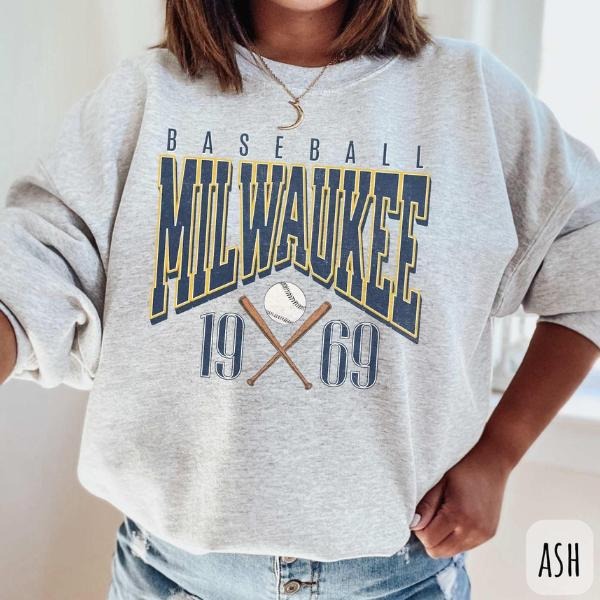 Retro Milwaukee Baseball Sweatshirt, Baseball Milwaukee T-shirt, Milwaukee Fan Gift Baseball