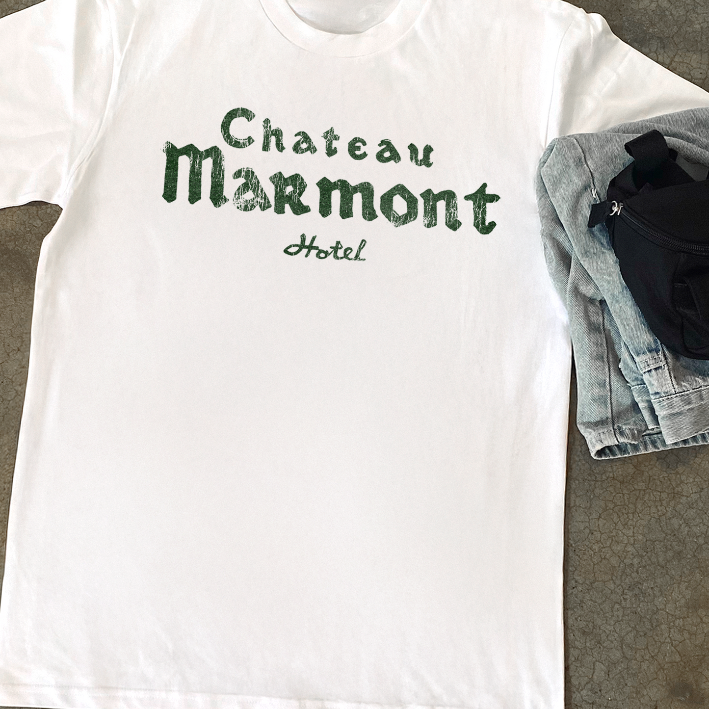 AGED 'CHATEAU MARMONT' PRINT HEAVY WHITE TEE
