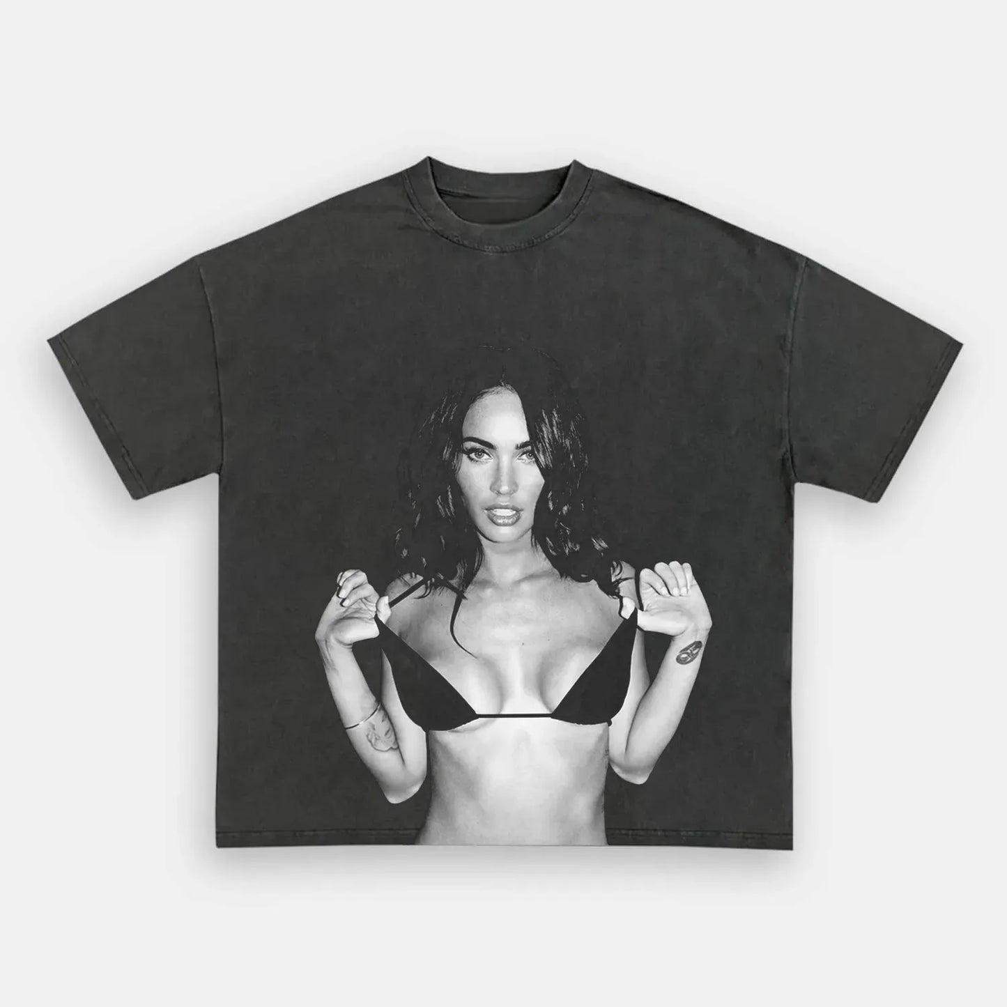 MEGAN FOX 12.26 TEE