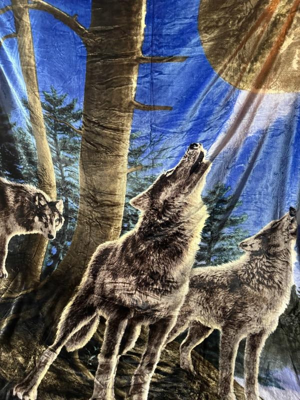Z Oro Grande Wolves Oversized Blanket 82"x90"