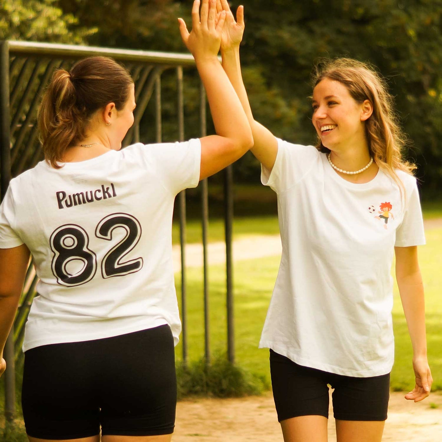 Ã‚Â®Pumuckl Damen T-Shirt "FuÃƒÅ¸ball Kobold"
