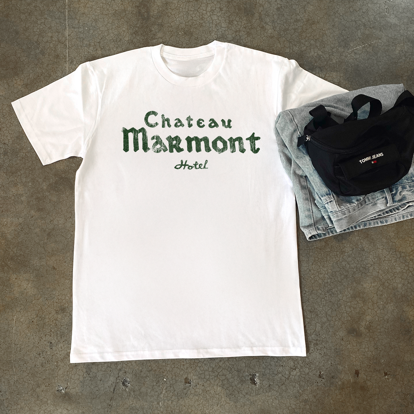 AGED 'CHATEAU MARMONT' PRINT HEAVY WHITE TEE