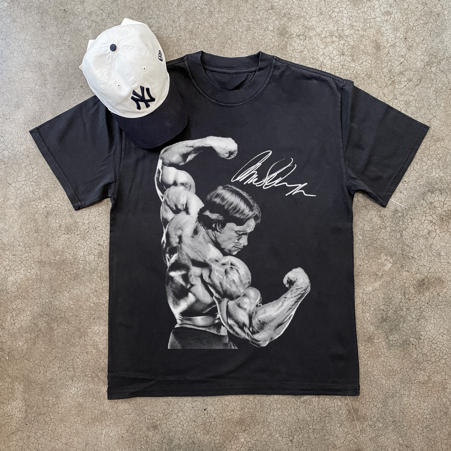 ARNIE 'FLEX' MR OLYMPIA HEAVYWEIGHT FADED BLACK T-SHIRT
